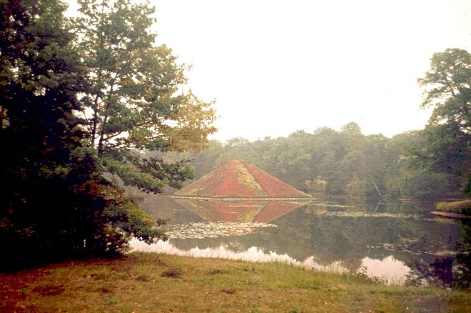 See-Pyramide im Park in Branitz: Hier ließ sich Fürst Pückler begraben
